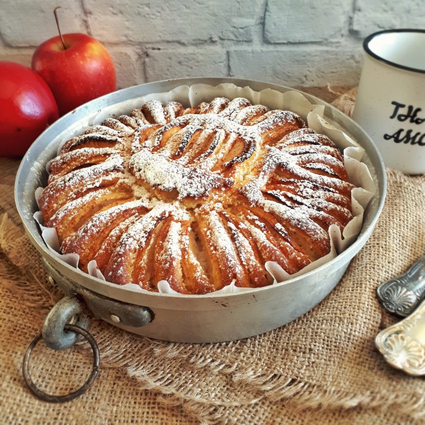 Torta di Mele alla Panna