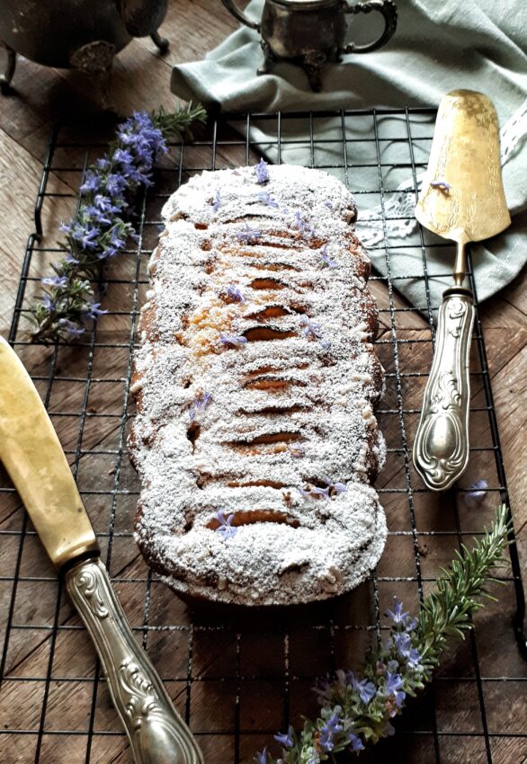 Plumcake alle Mele aromatizzato al Rosmarino